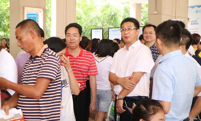 谈球吧体育备用网址图片