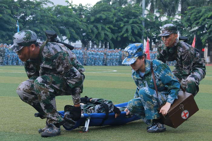 谈球吧体育APP下载图片