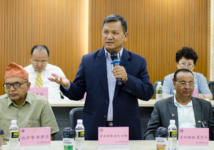 谈球吧体育APP下载图片