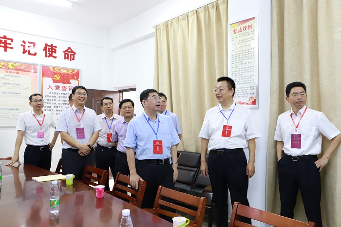 谈球吧体育指定入口图片