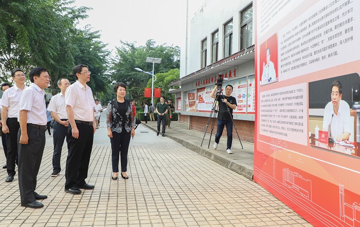 谈球吧体育备用网址图片
