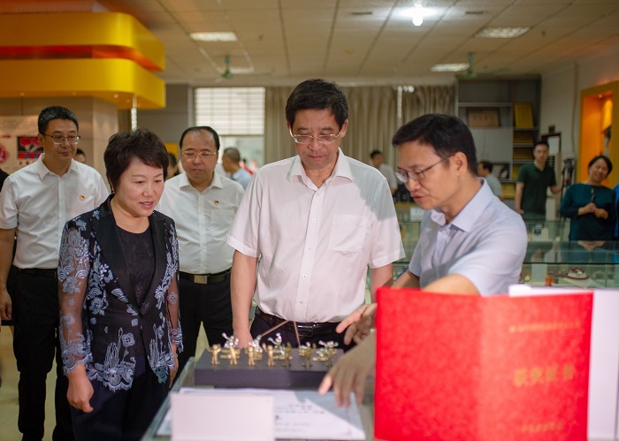 谈球吧体育指定入口图片