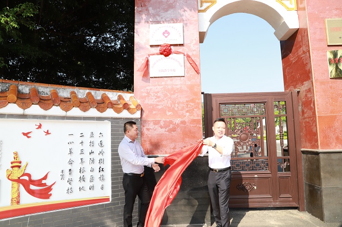 谈球吧体育平台图片