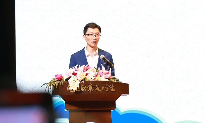 谈球吧体育超级联赛图片