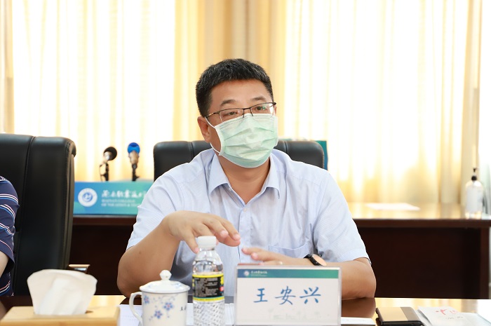 谈球吧体育手机版图片