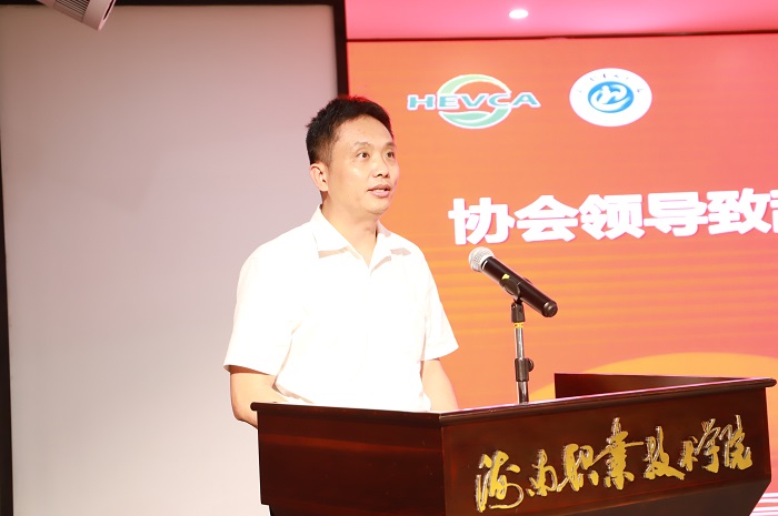谈球吧体育手机版图片