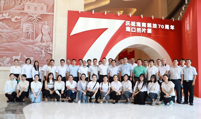 谈球吧体育手机版图片