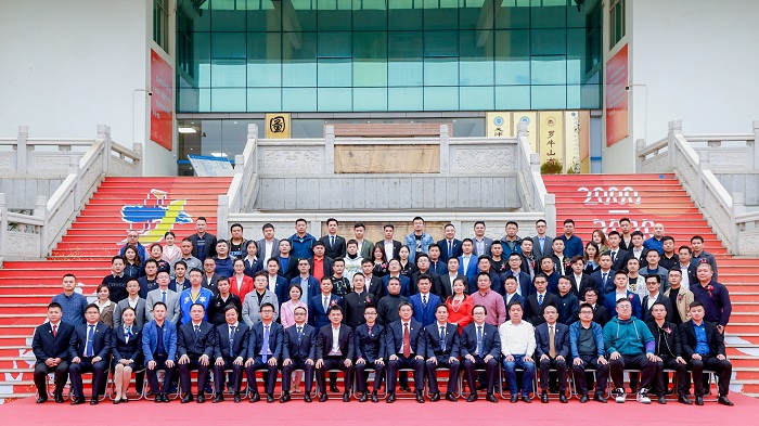 谈球吧体育APP下载图片
