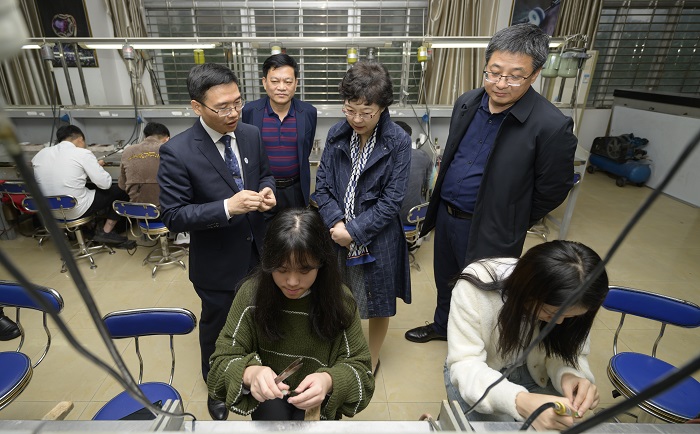 谈球吧体育欧冠直播图片