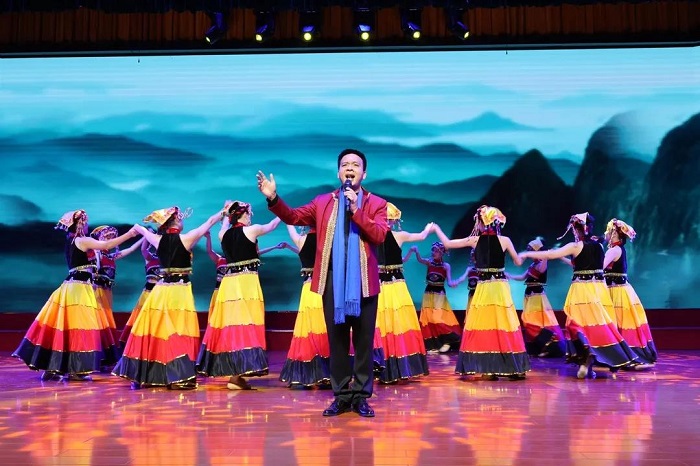 谈球吧体育APP下载图片