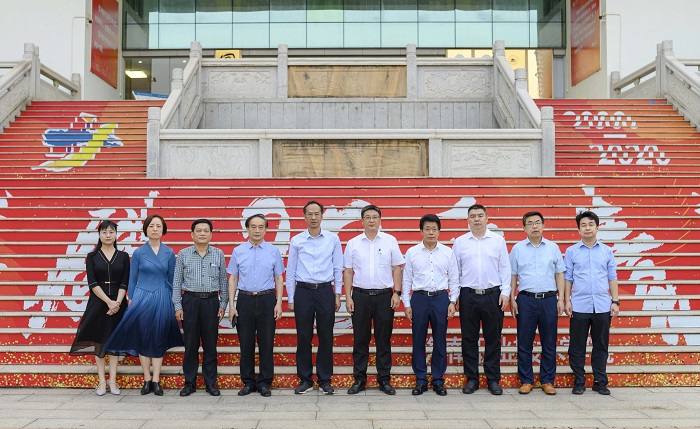 谈球吧体育平台图片