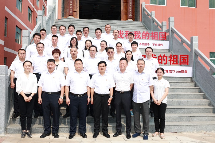 谈球吧体育APP下载图片