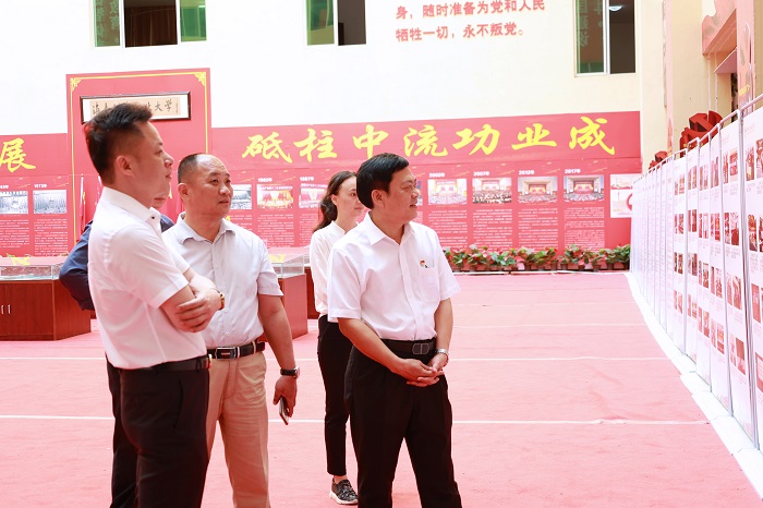 谈球吧体育直播图片