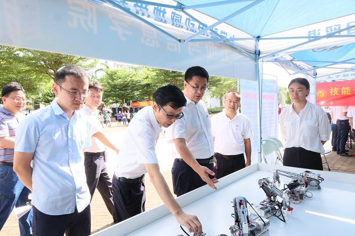 谈球吧体育官方线路图片