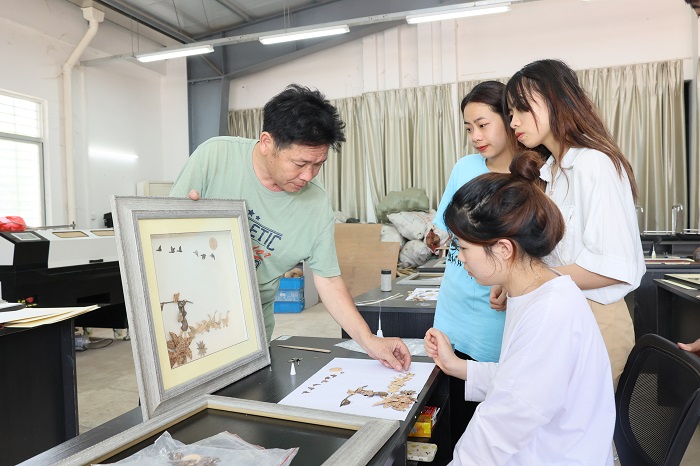 谈球吧体育平台图片