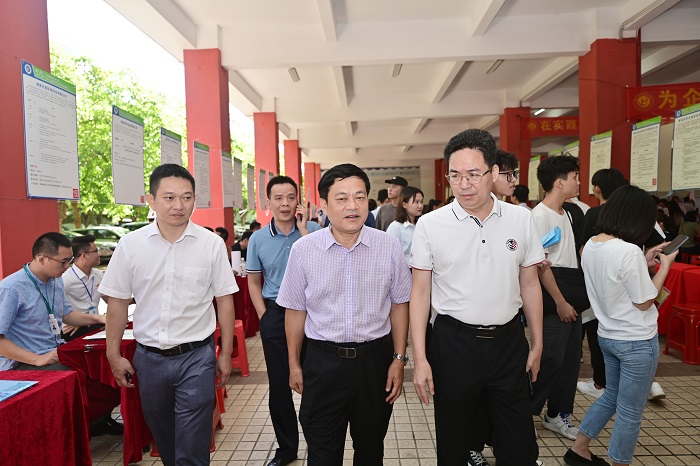 谈球吧体育安全通道图片