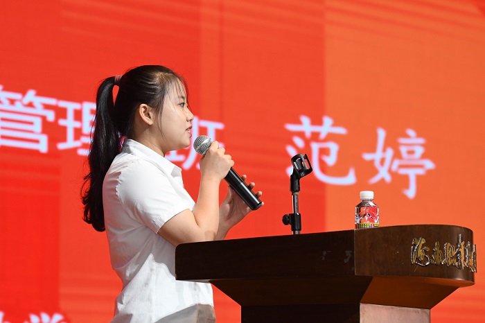 谈球吧体育手机版图片