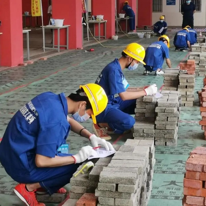 谈球吧体育超级联赛图片