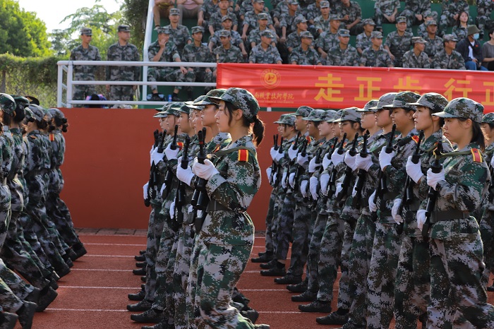 谈球吧体育APP下载图片
