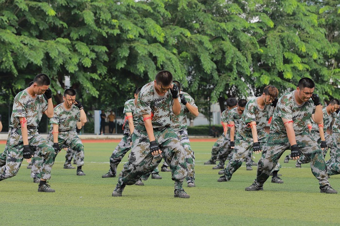 谈球吧体育手机版图片