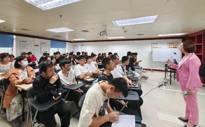 谈球吧体育备用网址图片
