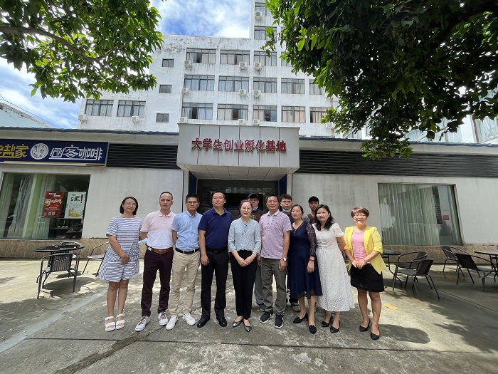 谈球吧体育平台图片