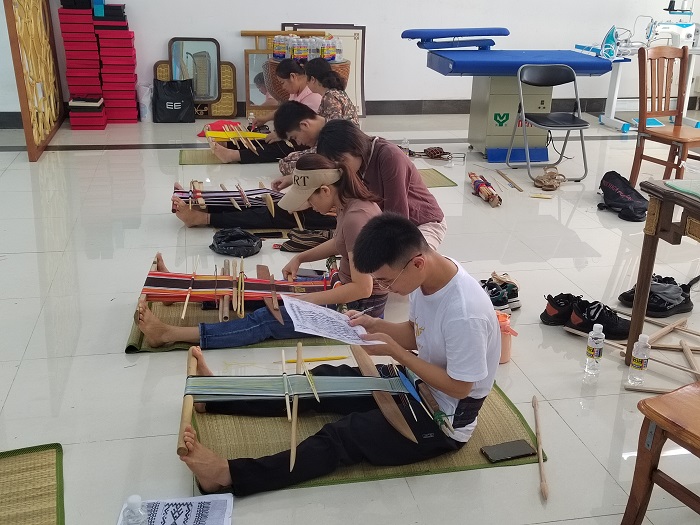 谈球吧体育APP下载图片