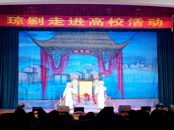 谈球吧体育平台图片