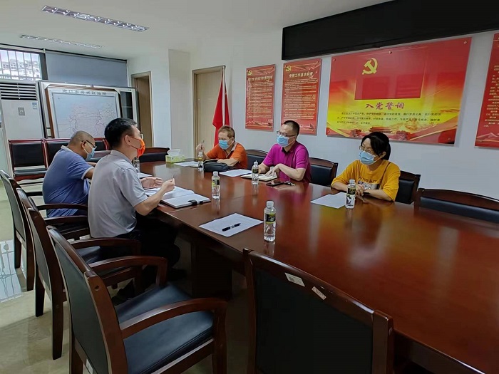 谈球吧体育手机版图片