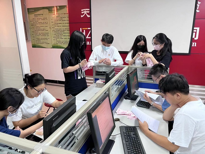 谈球吧体育手机版图片