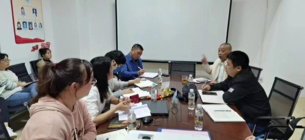 谈球吧体育手机版图片