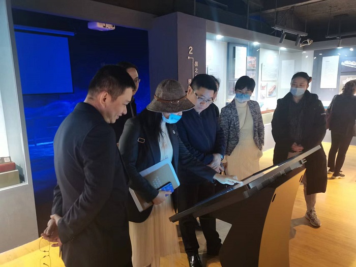 谈球吧体育平台图片