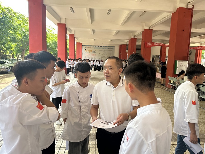 谈球吧体育体育频道图片