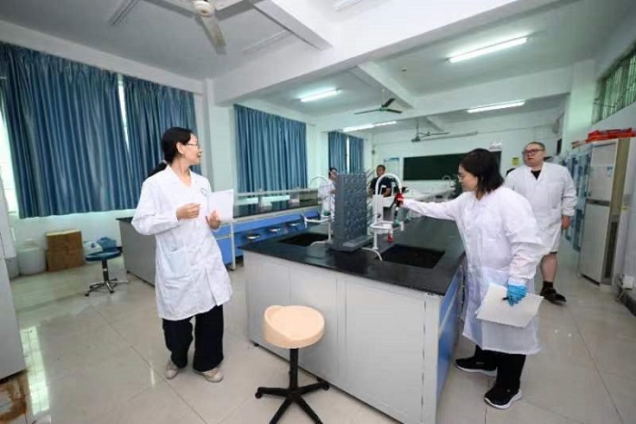 谈球吧体育指定入口图片