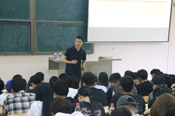 谈球吧体育安全通道图片