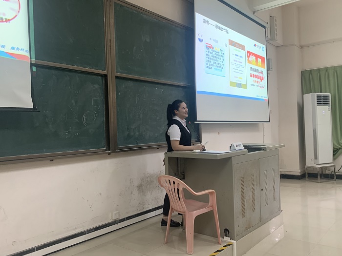 谈球吧体育手机版图片