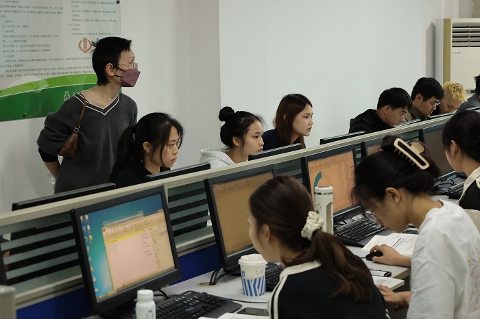 谈球吧体育官方指定端图片