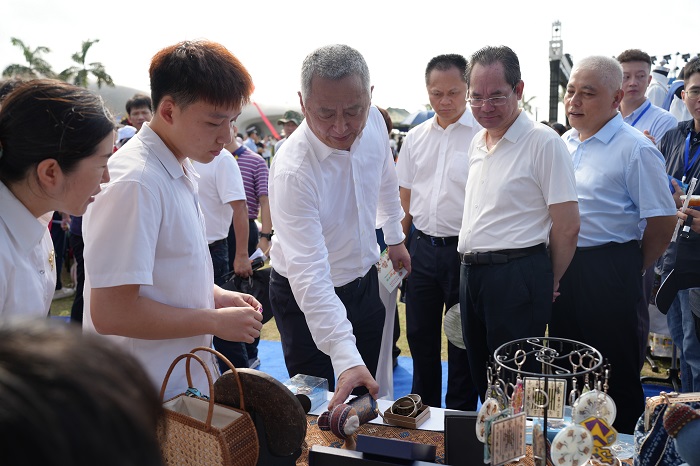 谈球吧体育手机版图片