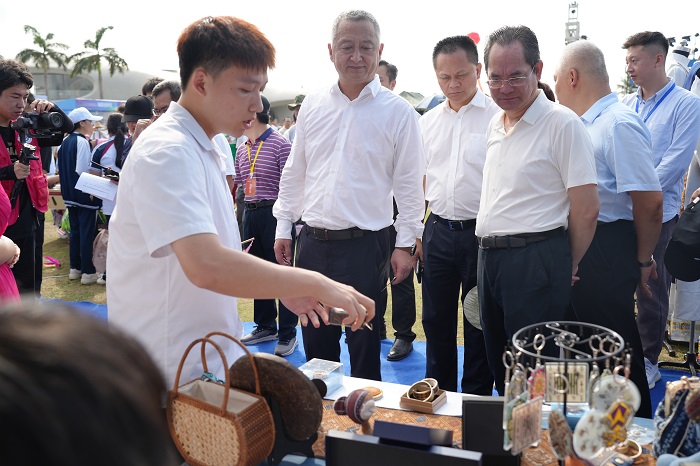 谈球吧体育超级联赛图片