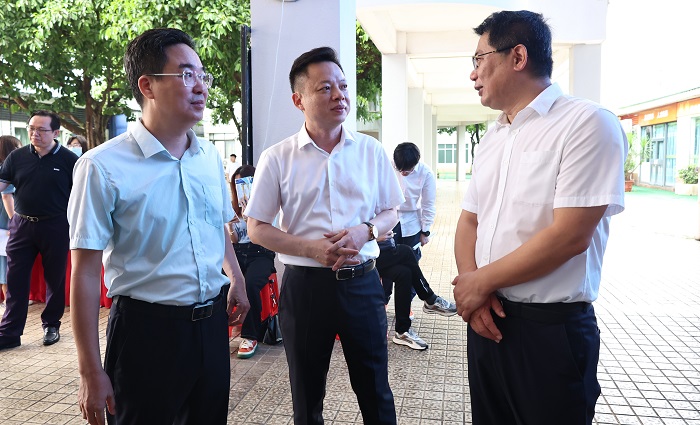 谈球吧体育APP下载图片