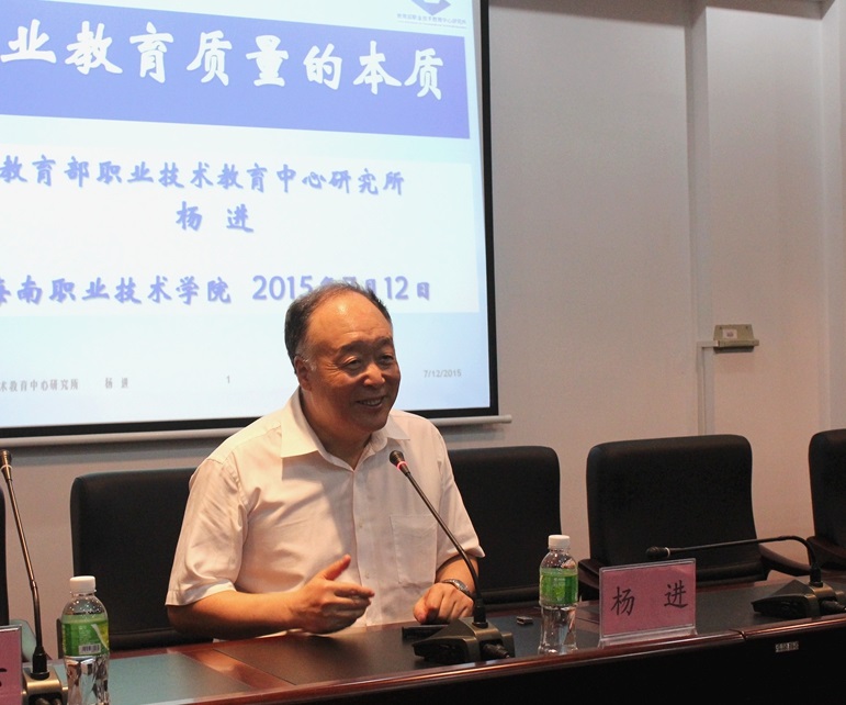 谈球吧体育手机版图片