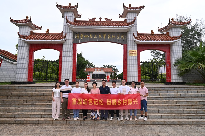 谈球吧体育APP下载图片