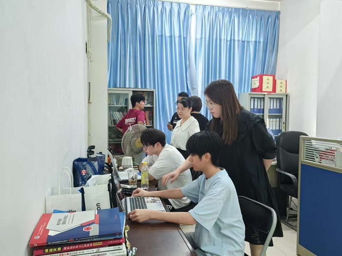 谈球吧体育赛事快讯图片