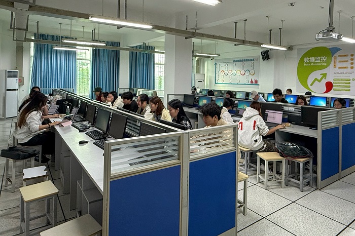 谈球吧体育指定入口图片