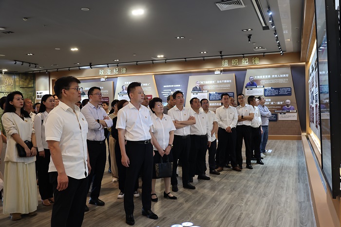 谈球吧体育直播图片