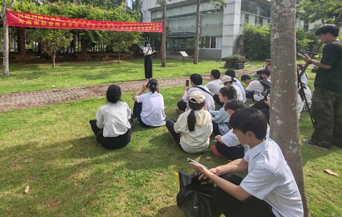 谈球吧体育手机版图片
