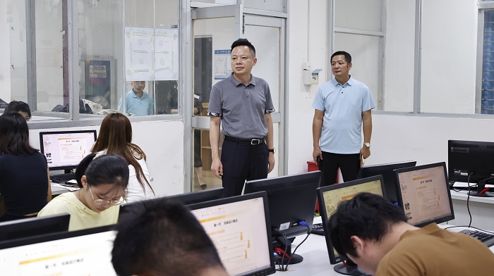 谈球吧体育直播图片