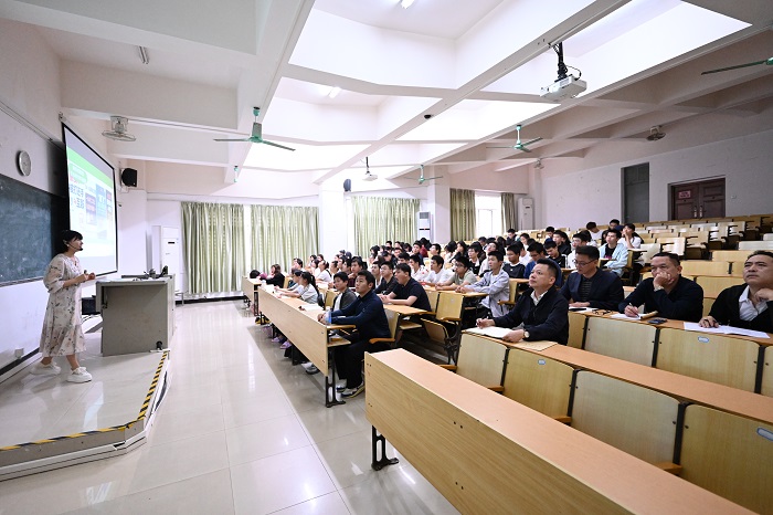谈球吧体育备用网址图片